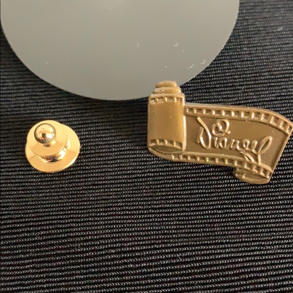 Walt Disney Classics Collection 1997 Event Pin - Picture 6 of 13